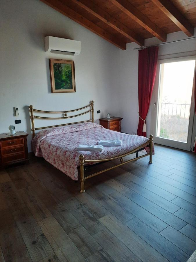 B&B Casa Santa Lucia Manerba del Garda Oda fotoğraf
